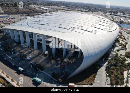 Inglewood, Ca. 5th. Februar 2022. Luftaufnahme des SoFi-Stadions, Heimat der NFL LA Rams und Heimat des Super Bowl LVI am 5. Februar 2022. Kredit: Mpi34/Media Punch/Alamy Live Nachrichten Stockfoto