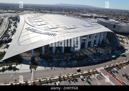 Inglewood, Ca. 5th. Februar 2022. Luftaufnahme des SoFi-Stadions, Heimat der NFL LA Rams und Heimat des Super Bowl LVI am 5. Februar 2022. Kredit: Mpi34/Media Punch/Alamy Live Nachrichten Stockfoto