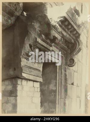 Kunst inspiriert durch das Eingangstor des Jupitertempels in Baalbek, S 76. Jupiter-Tempel (Tür). Baalbec. Syrien., Syrien (Serientitel)821. Balbek. Detail de la porte du Temple de Jupiter., das Eingangstor zum Jupiter-Tempel in Baalbek. Das Foto ist Teil der Serie, Classic Works modernisiert von Artotop mit einem Schuss Moderne. Formen, Farbe und Wert, auffällige visuelle Wirkung auf Kunst. Emotionen durch Freiheit von Kunstwerken auf zeitgemäße Weise. Eine zeitlose Botschaft, die eine wild kreative neue Richtung verfolgt. Künstler, die sich dem digitalen Medium zuwenden und die Artotop NFT erschaffen Stockfoto