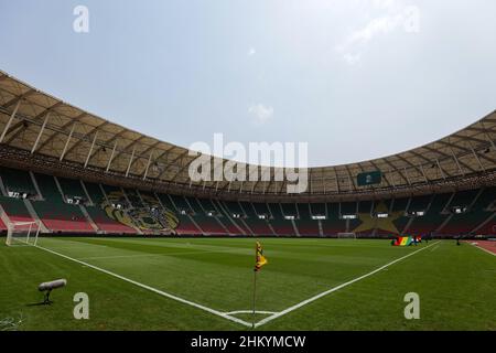 KAMERUN, Yaounde, Februar 06 2022 - Eine allgemeine Ansicht des Stadions vor dem Afrika-Cup der Nationen-Finale zwischen Senegal und Ägypten im Stade d'Olembe, Yaounde, CMR 06/02/2022 Foto SFSI Credit: Sebo47/Alamy Live News Stockfoto