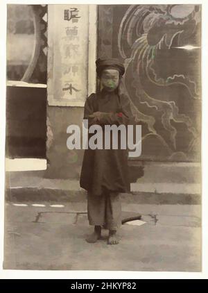 Kunst inspiriert von Portrait eines unbekannten Jungen auf der Straße, Indochina, Indo-China, 1870 - 1890, Papier, Albumen Print, Breite 170 mm × Höhe 227 mm, Classic Works modernisiert von Artotop mit einem Schuss Moderne. Formen, Farbe und Wert, auffällige visuelle Wirkung auf Kunst. Emotionen durch Freiheit von Kunstwerken auf zeitgemäße Weise. Eine zeitlose Botschaft, die eine wild kreative neue Richtung verfolgt. Künstler, die sich dem digitalen Medium zuwenden und die Artotop NFT erschaffen Stockfoto