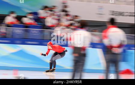 Peking, China. 6th. Februar 2022. Hallgeir Engebraaten aus Norwegen tritt beim Eisschnelllauf-Finale der Herren 5.000m beim National Speed Skating Oval in Peking, der Hauptstadt Chinas, am 6. Februar 2022 an. Quelle: Ding Xu/Xinhua/Alamy Live News Stockfoto