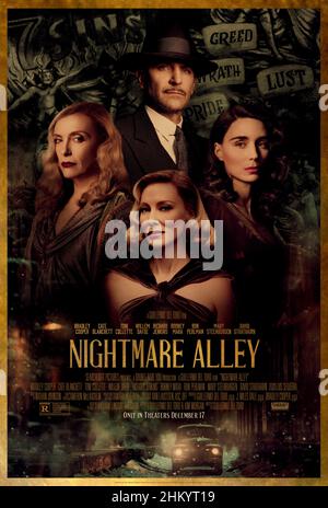 Nightmare Alley (2021) unter der Regie von Guillermo del Toro mit Bradley Cooper, Cate Blanchett, Rooney Mara und Toni Collette. Ein ehrgeiziger Mann, der mit einem Karneval reist, der ein Talent hat, Menschen mit ein paar gut gewählten Worten zu manipulieren, schließt sich einer Psychiaterin an, die verheerende Folgen hat. Stockfoto