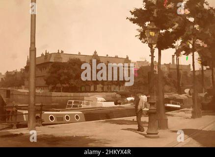 Kunst inspiriert von der Ecke Amstel Zwanenburgwal in Amsterdam, Blick auf die Ecke der Amstel das Zwanenburgwal in Amsterdam. An der Ecke befindet sich Amstel 1, das Diaconie-Waisenhaus der Reformierten Gemeinschaft der Niederlande. Bei der Hausnummer 5 das Gebäude der Firma Widow J.T. Hunck, Anbieter von Kohle und Gas, Classic Works modernisiert von Artotop mit einem Schuss Moderne. Formen, Farbe und Wert, auffällige visuelle Wirkung auf Kunst. Emotionen durch Freiheit von Kunstwerken auf zeitgemäße Weise. Eine zeitlose Botschaft, die eine wild kreative neue Richtung verfolgt. Künstler, die sich dem digitalen Medium zuwenden und die Artotop NFT erschaffen Stockfoto