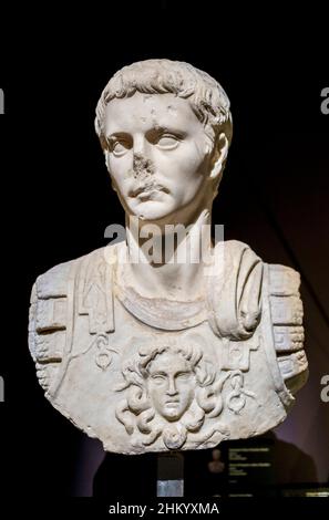 Marmorbüste von Kaiser Julius Claudius, römische Periode, (41-54 AD) 1st Jahrhundert. Istanbuler Archäologiemuseum. Stockfoto