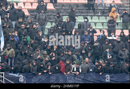 Neapel, Friaul Julisch Venetien, Italien. 9th Januar 2022. Während des italienischen Serie-A-Fußballmatches FC Venezia gegen SSC Napoli am 06. Februar 2022 im Pier Luigi Penzo Stadium in Venedig.in Bild: Unterstützer Neapel (Bild: © Fabio Sasso/ZUMA Press Wire) Stockfoto