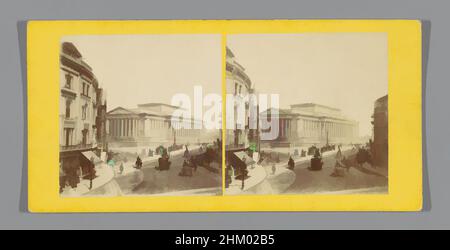 Kunst inspiriert von Blick auf St George's Hall, Liverpool, St George's Hall, Liverpool., Henry Sampson, Liverpool, c. 1850 - c. 1880, Karton, Albumendruck, Höhe 85 mm × Breite 170 mm, Classic Works modernisiert von Artotop mit einem Schuss Moderne. Formen, Farbe und Wert, auffällige visuelle Wirkung auf Kunst. Emotionen durch Freiheit von Kunstwerken auf zeitgemäße Weise. Eine zeitlose Botschaft, die eine wild kreative neue Richtung verfolgt. Künstler, die sich dem digitalen Medium zuwenden und die Artotop NFT erschaffen Stockfoto