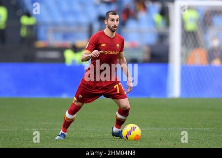 Rom, Italien. 05th. Februar 2022. Henrikh Mkhitaryan von AS Roma während des Serie-A-Spiels zwischen Roma und Genua im Stadio Olimpico, Rom, Italien am 5. Februar 2022. Kredit: Giuseppe Maffia/Alamy Live Nachrichten Stockfoto