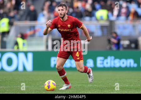 Rom, Italien. 05th. Februar 2022. Bryan Cristante von AS Roma während des Serie-A-Spiels zwischen Roma und Genua im Stadio Olimpico, Rom, Italien am 5. Februar 2022. Kredit: Giuseppe Maffia/Alamy Live Nachrichten Stockfoto