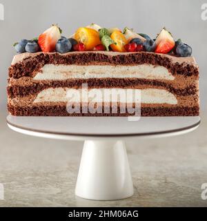 Schokoladenkuchen mit Haferkleie und Mandelmehl Stockfoto