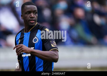 BRÜGGE, BELGIEN - 6. FEBRUAR: Stanley Nsoki vom Club Brugge während des Jupiler Pro League-Spiels zwischen Club Brugge und KAA Gent am 6. Februar 2022 im Jan Breydelstadion in Brügge, Belgien (Foto: Joris Verwijst/Orange Picches) Stockfoto