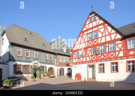 Fachwerkhaus zum Krug in Hattenheim im Rheingau, Hessen, Deutschland Stockfoto