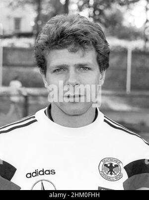 ANDREAS MÖLLER Deutscher Fußballspieler in der deutschen Nationalmannschaft und Eintracht Frankfurt zur Europameisterschaft in Schweden 1992 Stockfoto