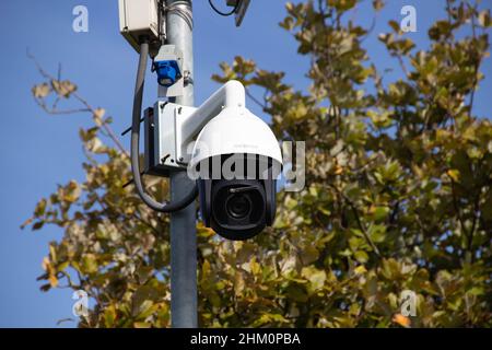 CCTV-Kamera auf einer Stange Stockfoto