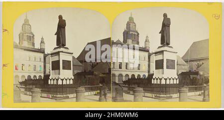 Kunst inspiriert von der Gutenberg-Statue in Mainz, Deutschland, Statue de Gutenberg à Mayence, Blick auf den Rhein und seine Umgebung, der Rhein und seine Umgebungen, William England, Bertel Thorvaldsen, Mainz, 1867 - 1868, Karton, Papier, Albumendruck, Höhe 83 mm × Breite 172 mm, Classic Works modernisiert von Artotop mit einem Schuss Moderne. Formen, Farbe und Wert, auffällige visuelle Wirkung auf Kunst. Emotionen durch Freiheit von Kunstwerken auf zeitgemäße Weise. Eine zeitlose Botschaft, die eine wild kreative neue Richtung verfolgt. Künstler, die sich dem digitalen Medium zuwenden und die Artotop NFT erschaffen Stockfoto