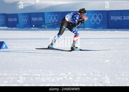 Jessie Diggins (USA), 5. FEBRUAR 2022 - Skilanglauf: Skiathlon für Frauen (7,5C+7,5F) während der Olympischen Winterspiele 2022 in Peking im Nationalen Langlaufzentrum in Zhangjiakou, Hebei, China. (Foto von Yohei Osada/AFLO SPORT) Stockfoto