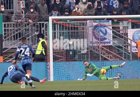 Neapel, Friaul Julisch Venetien, Italien. 6th. Februar 2022. Während des italienischen Serie-A-Fußballmatches FC Venezia gegen SSC Napoli am 06. Februar 2022 im Pier Luigi Penzo Stadium in Venedig. In Bild: David Ospina (Bildnachweis: © Fabio Sasso/ZUMA Press Wire) Stockfoto