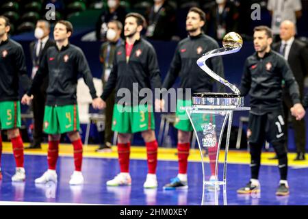 AMSTERDAM, NIEDERLANDE - 6. FEBRUAR: Pokal, Trophäe während des Männer-Futsal-EM 2022-Finalspiel zwischen Portugal und Russland im Ziggo Dome am 6. Februar 2022 in Amsterdam, Niederlande (Foto: Marcel ter Bals/Orange Picles) Stockfoto