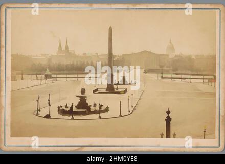 Kunst inspiriert vom Blick auf den Place de la Concorde in Paris, Paris, 1860 - 1890, Karton, Albumdruck, Höhe 107 mm × Breite 164 mm, Classic Works modernisiert von Artotop mit einem Schuss Modernität. Formen, Farbe und Wert, auffällige visuelle Wirkung auf Kunst. Emotionen durch Freiheit von Kunstwerken auf zeitgemäße Weise. Eine zeitlose Botschaft, die eine wild kreative neue Richtung verfolgt. Künstler, die sich dem digitalen Medium zuwenden und die Artotop NFT erschaffen Stockfoto