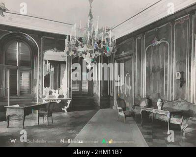 Kunst inspiriert vom Inneren eines Empfangsraums im Schloss Schönbrunn in Wien, Wien, Schönbrunn Nußholzzimmer (Audienzraum), Schönbrunn, c. 1950 - c. 1960, fotografischer Träger, Silbergelatine-Druck, Höhe 62 mm × Breite 82 mm, Classic Works modernisiert von Artotop mit einem Schuss Modernität. Formen, Farbe und Wert, auffällige visuelle Wirkung auf Kunst. Emotionen durch Freiheit von Kunstwerken auf zeitgemäße Weise. Eine zeitlose Botschaft, die eine wild kreative neue Richtung verfolgt. Künstler, die sich dem digitalen Medium zuwenden und die Artotop NFT erschaffen Stockfoto