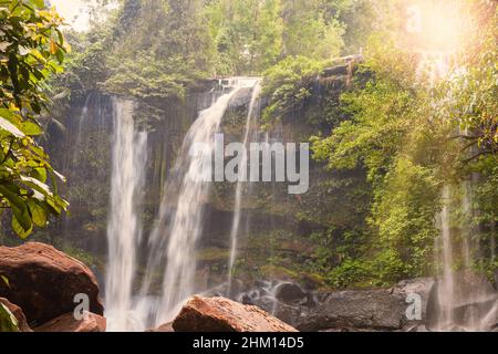 Wasserfall im Phnom-Kulen-Nationalpark, Provinz Siem Reap, Kambodscha Stockfoto