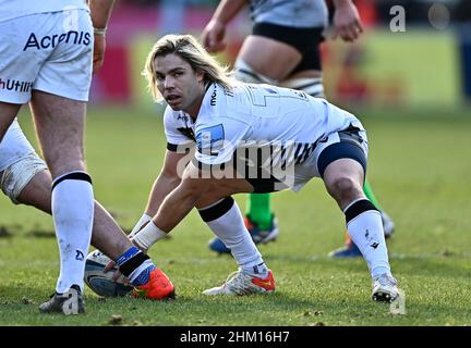 Twickenham, Großbritannien. 06th. Februar 2022. Premiership Rugby. Harlekine V Sale Sharks. Der Stoop. Twickenham. FAF de Klerk (Sale Sharks) während des Rugby-Spiels Harlequins V Sale Sharks Gallagher Premiership. Kredit: Sport In Bildern/Alamy Live Nachrichten Stockfoto