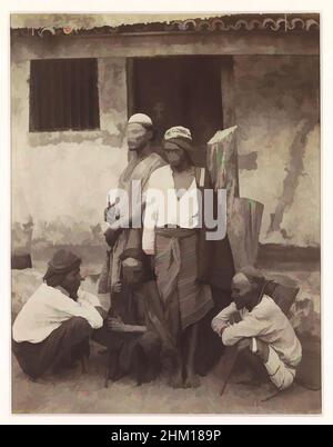 Kunst inspiriert von Gruppenportrait von fünf unbekannten Männern, Indien, Brits-Indië, 1860 - 1880, Papier, Albumen Print, Höhe 246 mm × Breite 192 mm, Classic Works modernisiert von Artotop mit einem Schuss Moderne. Formen, Farbe und Wert, auffällige visuelle Wirkung auf Kunst. Emotionen durch Freiheit von Kunstwerken auf zeitgemäße Weise. Eine zeitlose Botschaft, die eine wild kreative neue Richtung verfolgt. Künstler, die sich dem digitalen Medium zuwenden und die Artotop NFT erschaffen Stockfoto