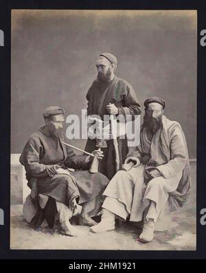 Kunst inspiriert von Gruppenportrait von drei unbekannten Männern aus Ladakh, Gruppe aus Ladack, Herausgeber: Francis Frith & Co. (Zugeschrieben), Jammu en Kasjmir, Verlag: Großbritannien, 1860 - 1880, Papier, Albumen Print, Höhe 207 mm × Breite 160 mm, Classic Works modernisiert von Artotop mit einem Schuss Moderne. Formen, Farbe und Wert, auffällige visuelle Wirkung auf Kunst. Emotionen durch Freiheit von Kunstwerken auf zeitgemäße Weise. Eine zeitlose Botschaft, die eine wild kreative neue Richtung verfolgt. Künstler, die sich dem digitalen Medium zuwenden und die Artotop NFT erschaffen Stockfoto