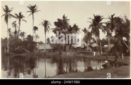 Kunst inspiriert von Dorfansicht an einem Fluss in Bengalen, Indien, Rustikale Szene und Dorfleben in Bengalen (Originaltitel), Dorfansicht mit Palmen und Menschen, die am Fluss sitzen und stehen. Dieses Foto wurde in der Kolkata-Gegend von Bengalen aufgenommen., Samuel Bourne (signiert von Künstler, Classic Works modernisiert von Artotop mit einem Schuss Moderne. Formen, Farbe und Wert, auffällige visuelle Wirkung auf Kunst. Emotionen durch Freiheit von Kunstwerken auf zeitgemäße Weise. Eine zeitlose Botschaft, die eine wild kreative neue Richtung verfolgt. Künstler, die sich dem digitalen Medium zuwenden und die Artotop NFT erschaffen Stockfoto