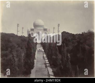 Kunst inspiriert von Blick auf das Taj Mahal in Agra, Indien, Taj und Garten, vom Eingangstor (Originaltitel), ist das Taj Mahal, eines von sieben modernen Wundern der Welt, ein Beispiel für Architektur aus dem Mogul-Reich. Das Mausoleum wurde von Kaiser Shah Jahah erbaut. Das Foto zeigt, wie Classic von Artotop mit einem Schuss Moderne modernisiert wird. Formen, Farbe und Wert, auffällige visuelle Wirkung auf Kunst. Emotionen durch Freiheit von Kunstwerken auf zeitgemäße Weise. Eine zeitlose Botschaft, die eine wild kreative neue Richtung verfolgt. Künstler, die sich dem digitalen Medium zuwenden und die Artotop NFT erschaffen Stockfoto