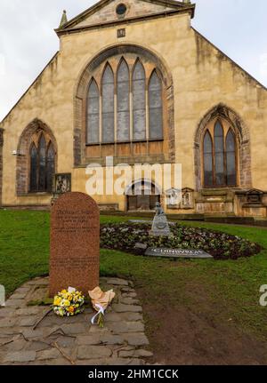 Greyfriars Bobby Grave und Memorial bei Greyfriars Kirk in Edinburgh, Schottland, Großbritannien Stockfoto