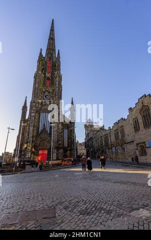 The Hub an der Ecke von Castle Hill und Johnston Terrace in der Altstadt von Edinburgh, Schottland, Großbritannien Stockfoto