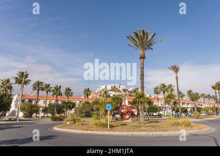 Die spanische Stadt Salobreña, Costa Tropical, Granda, Spanien. Stockfoto