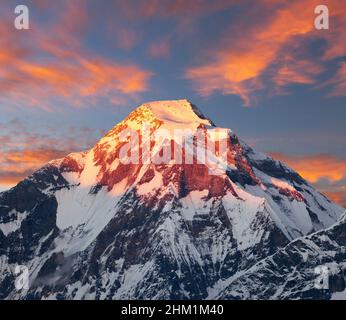 Mount Dhaulagiri, Abendansicht von Mount Dhaulagiri, Himalaya, Nepal Stockfoto