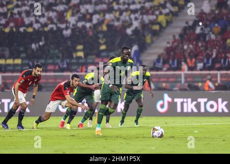 KAMERUN, Yaounde, Februar 06 2022 - Sadio Mane aus Senegal fehlt bei einem Elfmeterschuss während des Afrika-Cup-Finales zwischen Senegal und Ägypten im Stade d'Olembe, Yaounde, CMR 06/02/2022 Foto SFSI Credit: Sebo47/Alamy Live News Stockfoto