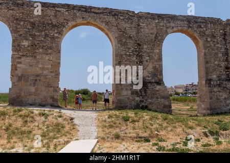 Altes Aquädukt in Larnaca, alte Sanitär-, Wasser-Lieferung, Stein Stockfoto