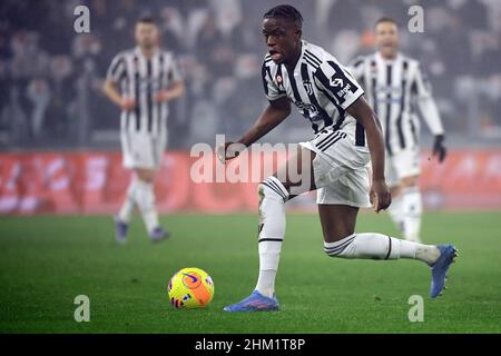 Turin, Italien. 06th. Februar 2022. Denis Zakaria vom FC Juventus in Aktion während des Fußballspiels der Serie A 2021/2022 zwischen dem FC Juventus und Hellas Verona im Juventus-Stadion in Turin (Italien), 6th. Februar 2022. Foto Federico Tardito/Insidefoto Kredit: Insidefoto srl/Alamy Live News Stockfoto