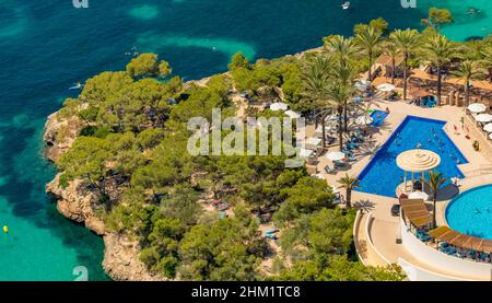 Luftbild, Portopetro Küste mit Ferienwohnungen und Far de Portopetro Leuchtturm, Santanyí, Mallorca, Balearen, Spanien, Campos, es, Europa, ho Stockfoto