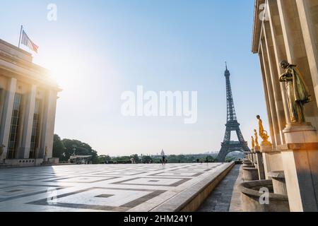 Eiffelturm, Paris. Blick über den Eiffelturm vom Trocadero-Platz (Place du Trocadero). Paris, Frankreich Stockfoto