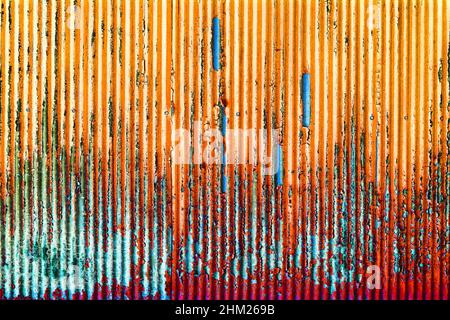 Abstrakte helle Farben von Farbe abblättert von Dacheisen Stockfoto