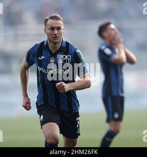 Bergamo, Italien. 06th. Februar 2022. Teun Koopmeiners (Atalanta BC) schaut während des Atalanta BC gegen Cagliari Calcio, italienische Fußballserie A Spiel in Bergamo, Italien, Februar 06 2022 Quelle: Independent Photo Agency/Alamy Live News Stockfoto