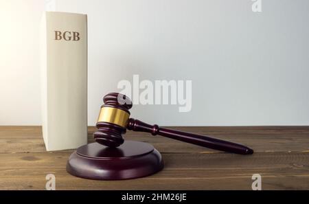 Deutsches Gesetzbuch (BGB) mit gavel - Justice Concept Image Stockfoto