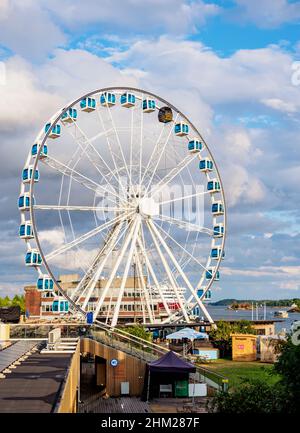 SkyWheel Ferris Wheel, Helsinki, Uusimaa County, Finnland Stockfoto