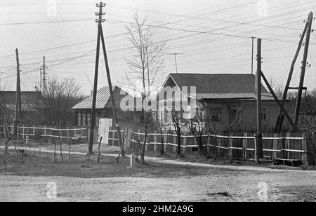 Dorf, Puschtschino-Moskauer Straße, Russland, UdSSR, April 25, 1976 Stockfoto