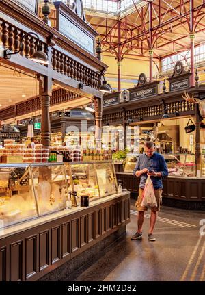 Ostermalms Saluhall, Lebensmittelmarkt, Inneneinrichtung, Stockholm, County Stockholm, Schweden Stockfoto