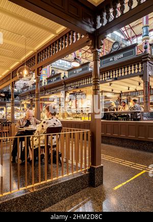 Ostermalms Saluhall, Lebensmittelmarkt, Inneneinrichtung, Stockholm, County Stockholm, Schweden Stockfoto