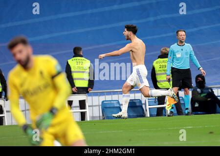 Madrid, Spanien. 06th. Februar 2022. Madrid Spanien; 02.06.2022.- Real Madrid gegen Granada Spiel der spanischen Fußball La Liga am Spieltag 23 im Santiago Bernabeu Stadion in Madrid statt. Real Madrid Player Granada Player Final Score 1-0 Real Madrid Gewinner Credit: Juan Carlos Rojas/dpa/Alamy Live News Stockfoto