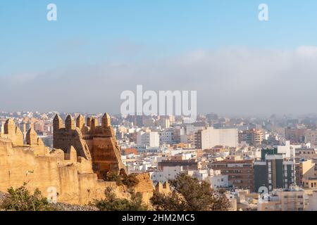 Jairan-Mauer und die Alcazaba die Stadt Almeria, Andalusien. Spanien. Stockfoto