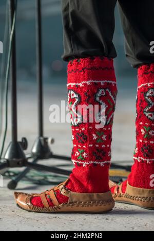 Detail der nationalen ethnischen mazedonischen Kostüm. Stockfoto