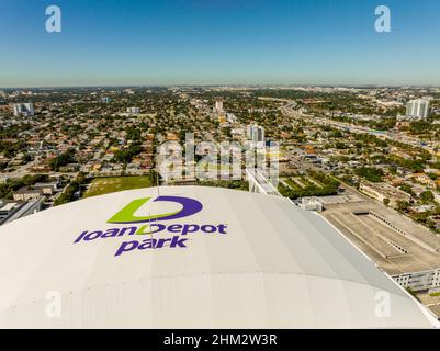 Miami, FL, USA - 31. Januar 2022: Luftbildausleihe Depot Park Miami Stockfoto